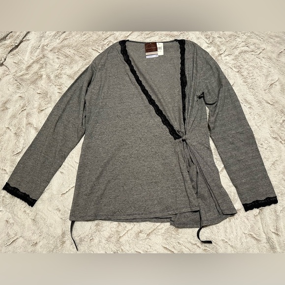 La Leche League International Gray Wrap Top with Black Lace Trim - Picture 5 of 10